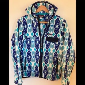 Patagonia Blue and White Patterned Fleece Jacket